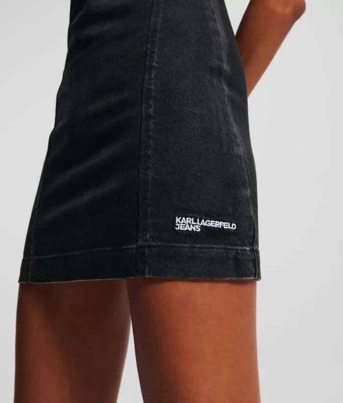 BESCHICHTETES DENIMKLEID BESCHICHTETES DENIMKLEID