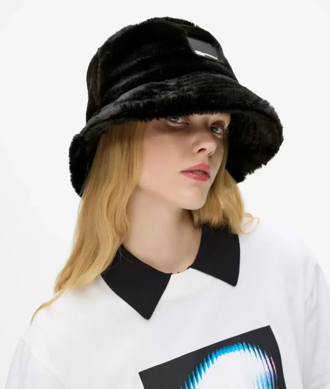 Bucket Hat aus Kunstfell Bucket Hat aus Kunstfell