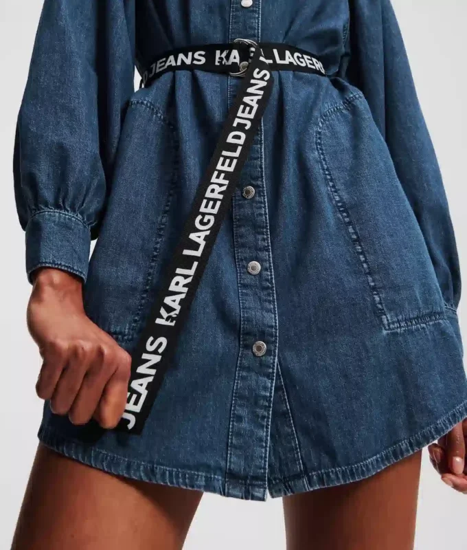 DENIMKLEID MIT PUFFÄRMEN DENIMKLEID MIT PUFFÄRMEN