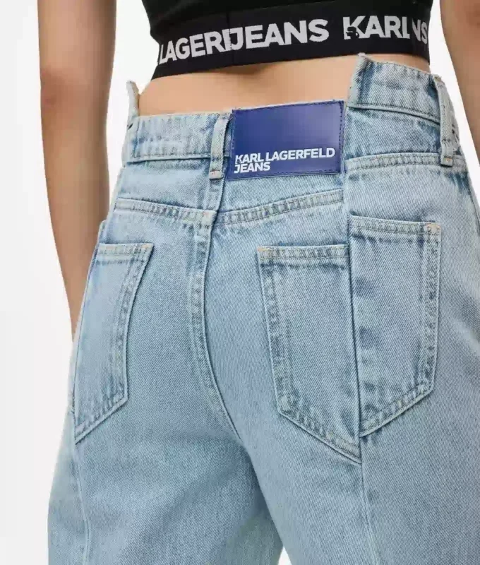 Entspannte Jeans mit Naht und mittlerer Leibhöhe