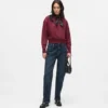 Gerade geschnittene Jeans mit hoher Taille Gerade geschnittene Jeans mit hoher Taille