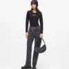 Gerade geschnittene Jeans mit hoher Taille Gerade geschnittene Jeans mit hoher Taille