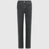 Gerade geschnittene Jeans mit hoher Taille Gerade geschnittene Jeans mit hoher Taille