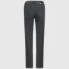 Gerade geschnittene Jeans mit hoher Taille Gerade geschnittene Jeans mit hoher Taille