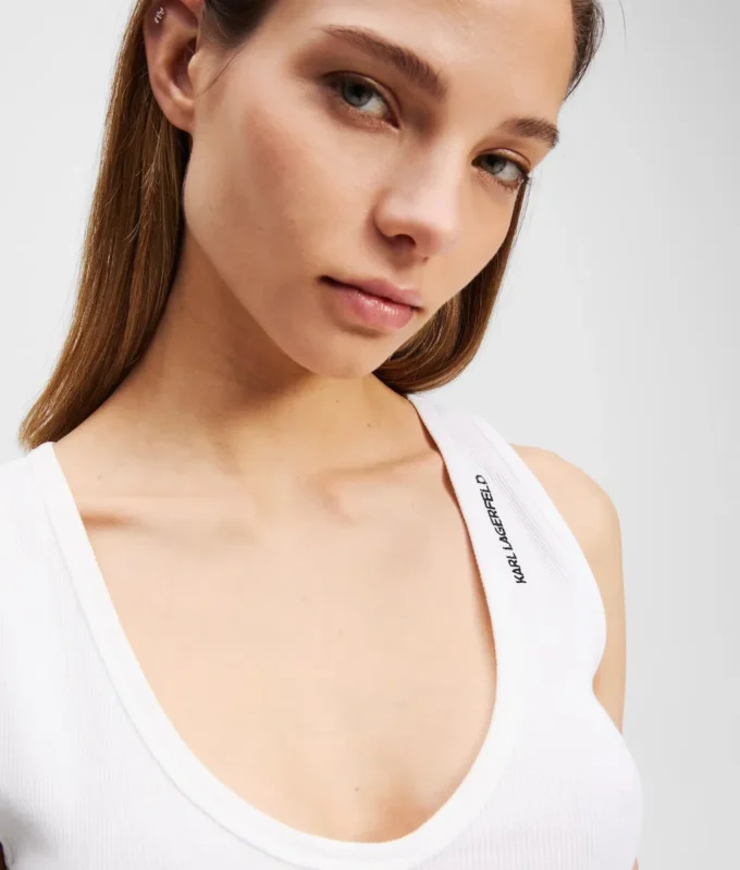 GERIFFELTES TANKTOP MIT V-AUSSCHNITT