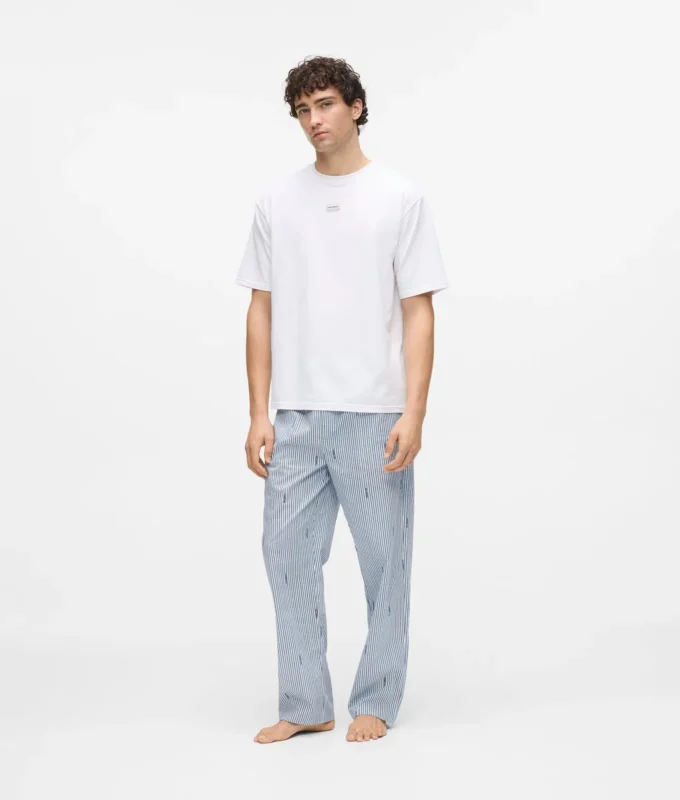 Gestreiftes Pyjama-Set Gestreiftes Pyjama-Set