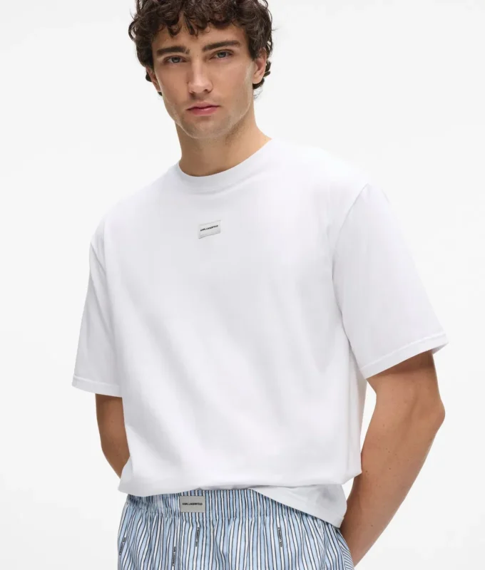 Gestreiftes Pyjama-Set Gestreiftes Pyjama-Set
