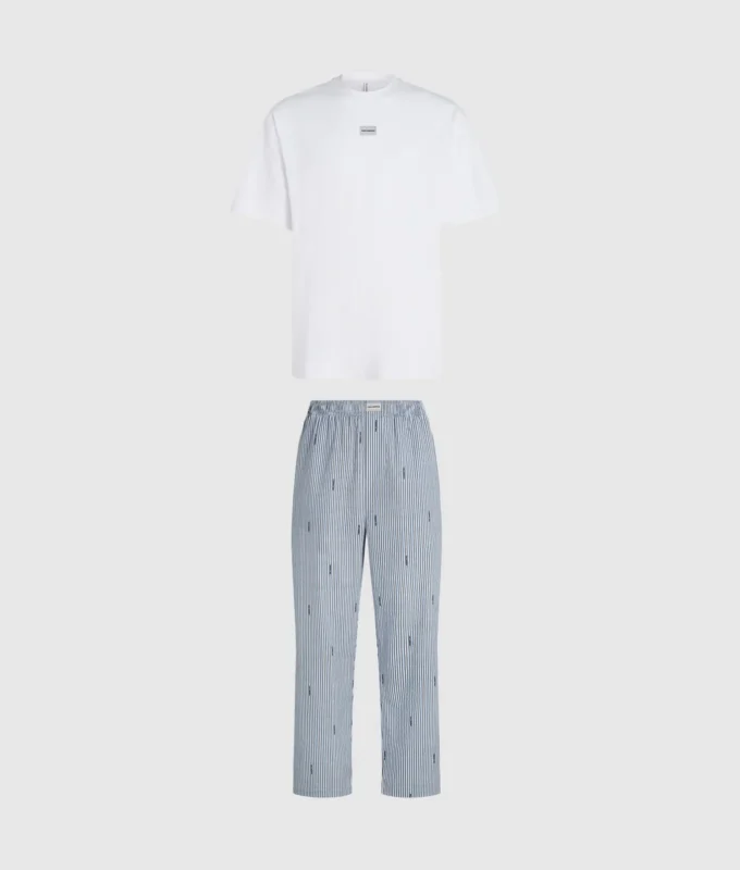 Gestreiftes Pyjama-Set Gestreiftes Pyjama-Set