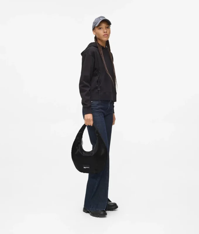 Glänzende Nylon-Hobo-Tasche