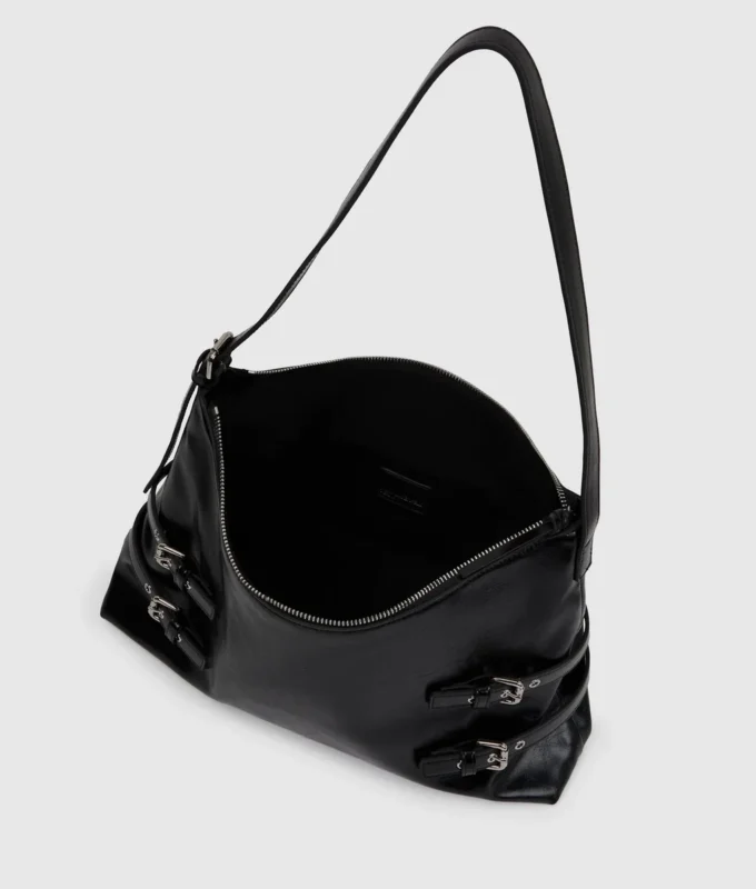 Große Schultertasche mit Schnalle
