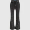 Hoch geschnittene Jeans mit Naht und ausgestelltem Bein Hoch geschnittene Jeans mit Naht und ausgestelltem Bein