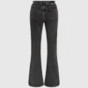 Hoch geschnittene Jeans mit Naht und ausgestelltem Bein Hoch geschnittene Jeans mit Naht und ausgestelltem Bein