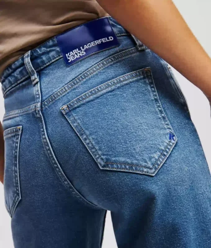 HOCHGESchnittene Straight-Jeans HOCHGESchnittene Straight-Jeans