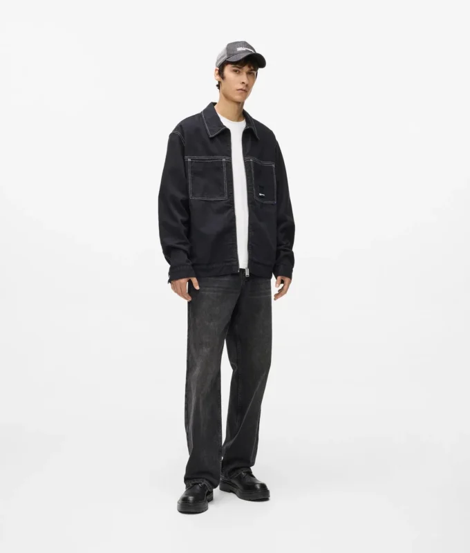 Jacke mit Kontrastnähten Jacke mit Kontrastnähten