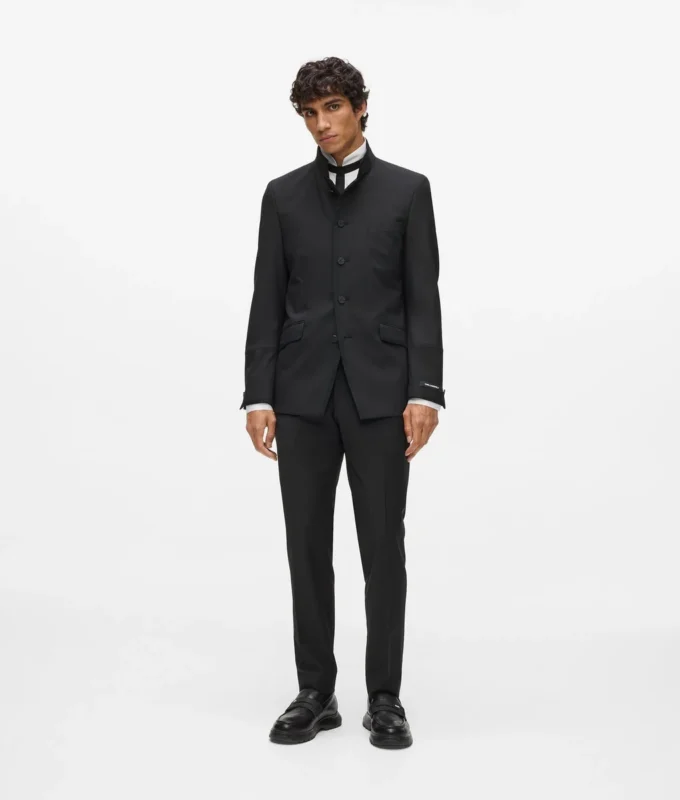 JACKE MIT STEHKRAGEN JACKE MIT STEHKRAGEN