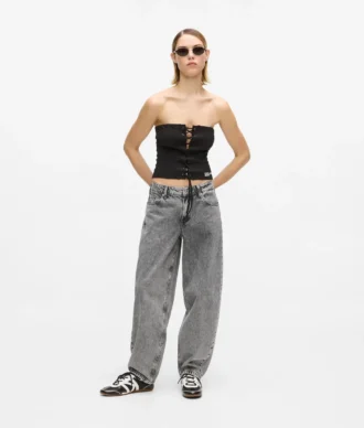Jeans mit mittlerer Leibhöhe und geradem Bein