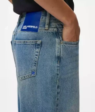 Jeans mit niedriger Leibhöhe und weitem Bein Jeans mit niedriger Leibhöhe und weitem Bein