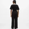 Jumpsuit mit charakteristischem Kragen