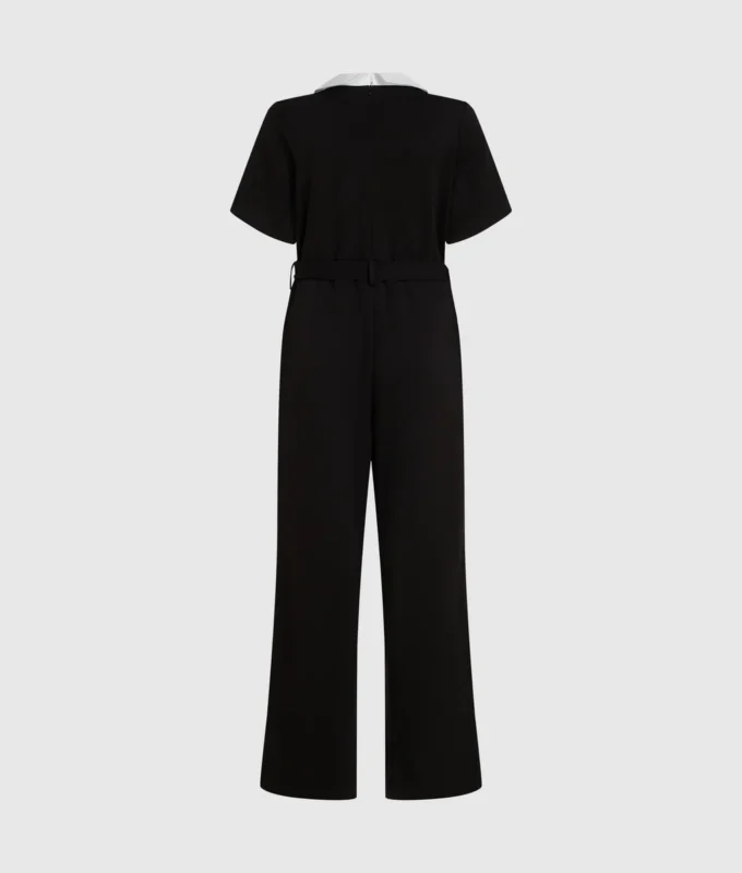 Jumpsuit mit charakteristischem Kragen