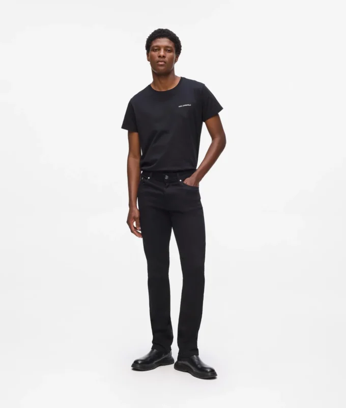 KLASSISCHE JEANS