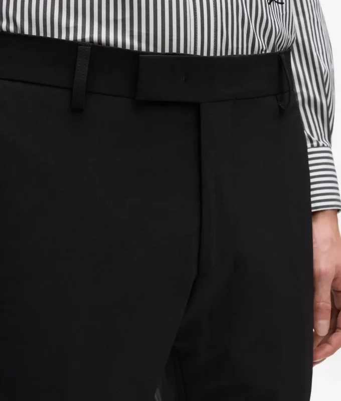 Klassische, taillierte Hose Klassische, taillierte Hose