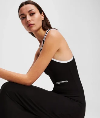 KLEID MIT RACER-AUSSCHNITT