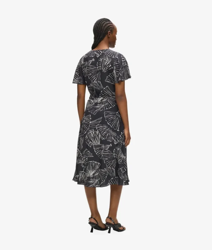 Kleid mit V-Ausschnitt und Fächerprint Kleid mit V-Ausschnitt und Fächerprint