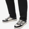 Kourtney Sneakers mit seitlicher Verzierung