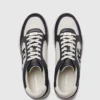 Kourtney Sneakers mit seitlicher Verzierung