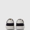 Kourtney Sneakers mit seitlicher Verzierung