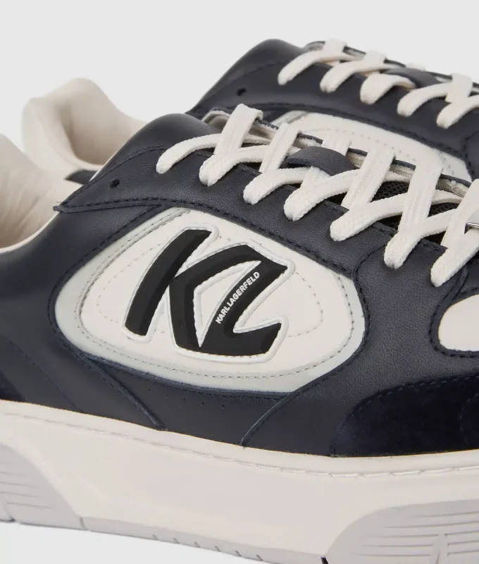 Kourtney Sneakers mit seitlicher Verzierung
