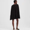 KURZES CAPE-KLEID KURZES CAPE-KLEID