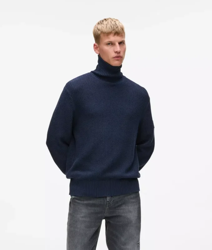Lockerer Rollkragenpullover Lockerer Rollkragenpullover
