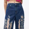 Lässige Jeans mit mittlerer Leibhöhe und Used-Look Lässige Jeans mit mittlerer Leibhöhe und Used-Look