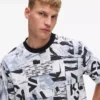 Lässiges T-Shirt mit durchgehendem Monogramm-Print Lässiges T-Shirt mit durchgehendem Monogramm-Print