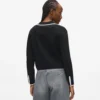 Maßgeschneiderte Strickjacke Maßgeschneiderte Strickjacke