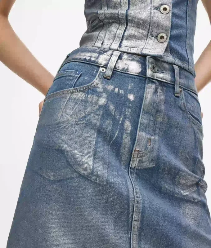 Minirock aus beschichtetem Denim Minirock aus beschichtetem Denim