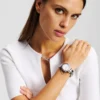 MIT KRISTALLEN VERZIERTE UHR