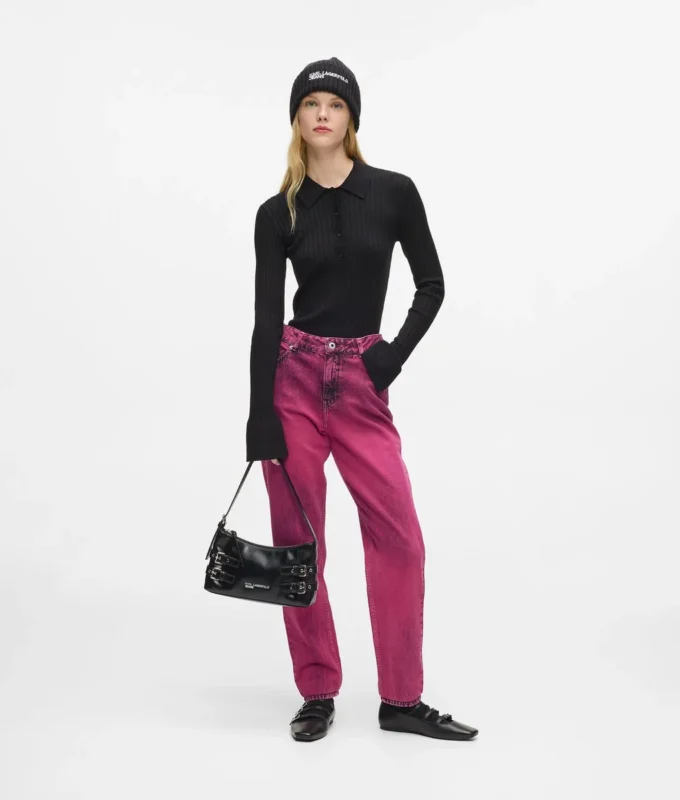 Mom-Jeans mit Sprühfarbe