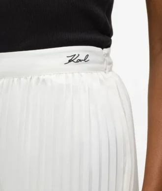 Plissierte Hose mit weitem Bein