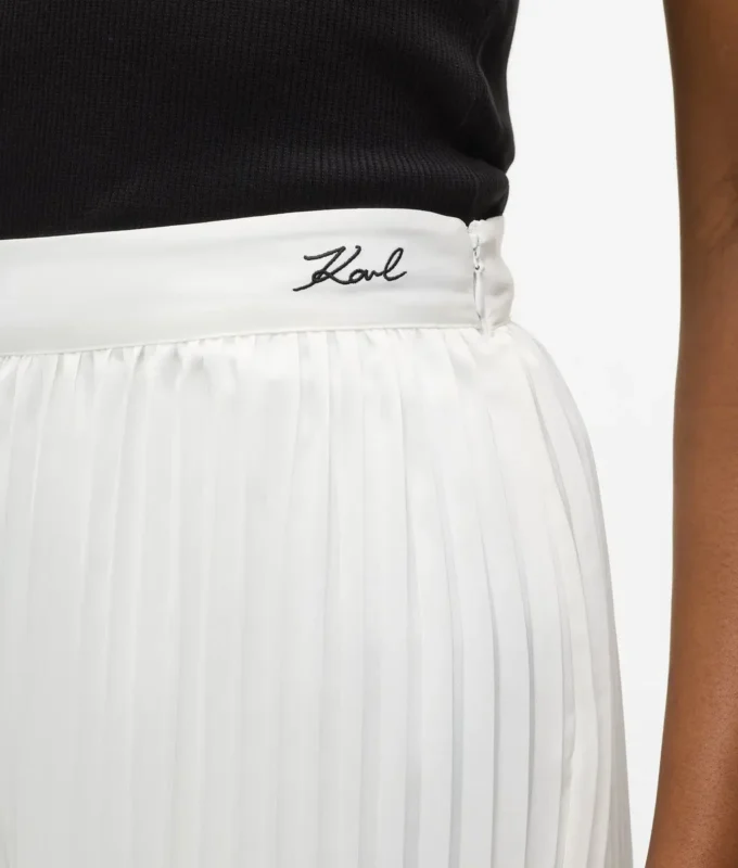 Plissierte Hose mit weitem Bein