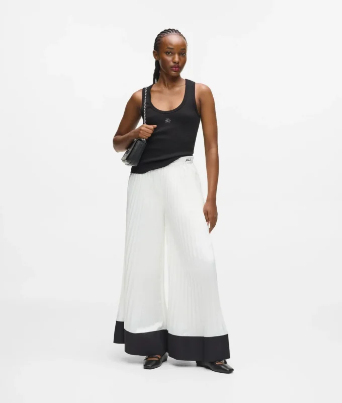 Plissierte Hose mit weitem Bein