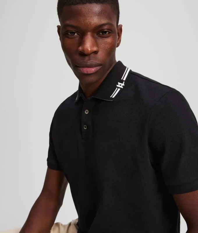 POLOSHIRT MIT KONTRASTREISEN POLOSHIRT MIT KONTRASTREISEN