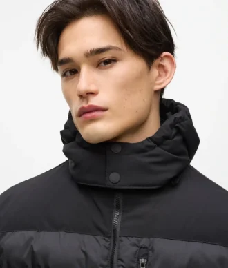 Pufferjacke mit Kapuze
