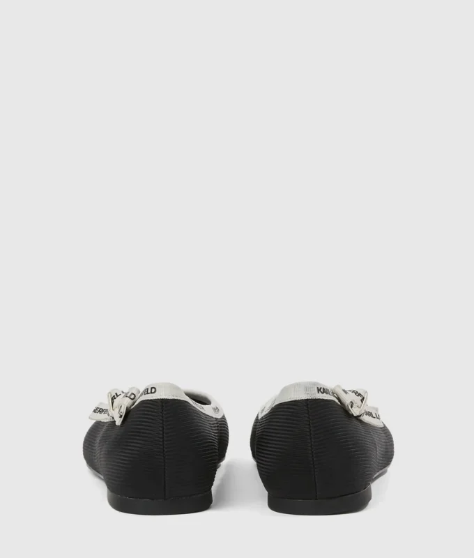 Pumps mit Schleifenverzierung Pumps mit Schleifenverzierung
