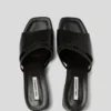SANDALEN MIT AUSGESCHNITTENEM ABSATZ SANDALEN MIT AUSGESCHNITTENEM ABSATZ