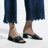 SANDALEN MIT AUSGESCHNITTENEM ABSATZ SANDALEN MIT AUSGESCHNITTENEM ABSATZ
