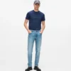 Schmal geschnittenes Logo-T-Shirt Schmal geschnittenes Logo-T-Shirt
