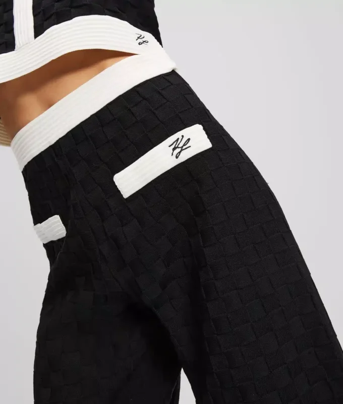 STRICKHOSE MIT KONTRASTSTREIFEN