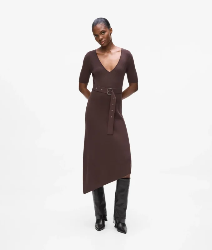 Strickkleid mit Gürtel Strickkleid mit Gürtel